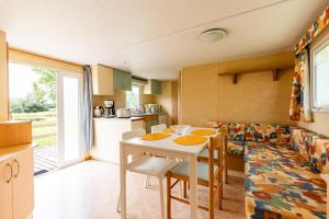 Campings L'heberge du lac d'Isachris mh4 : photos des chambres