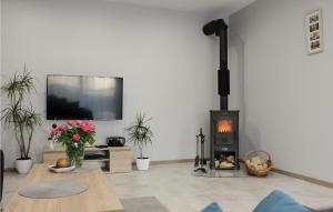 3 Bedroom Lovely Home In Nowe Warpno