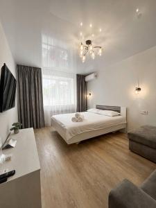 Світлі апартаменти в самому Центрі біля Корпусного парку - Мережа HELEN