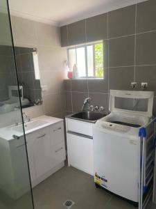 Stylish & Modern 2 bedroom Escape