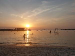 Maisons de vacances Maison a Roscoff a 150 m de la thalasso et des plages : Maison 4 Chambres