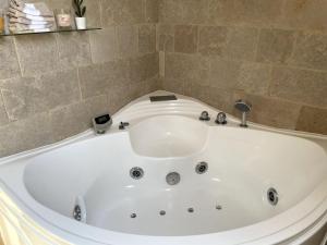 Maisons de vacances Spacious Luxury countryside retreat : photos des chambres
