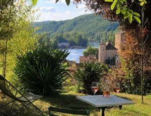 Des Châteaux entre les Feuilles - Parc vue Village - Roubert