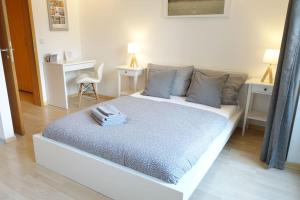 Studio in Dresden Neustadt balcony and parking
