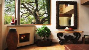 Serene Oasis in San Miguel de Allende 6-Bedroom Villa with Hot Tub