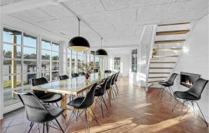 Stunning Home In Blåvand With Wifi