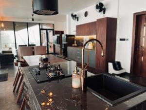 Villa Aven - Premium Suits