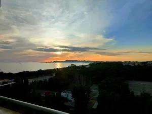 Magnifique Duplex avec Terrasse et Balcon vue mer à 100m de la Plage 3 Chambres - Škalngur