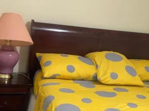 Peculiar 169 Sussex - Belleville