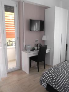 Gloria Vatican Bijou