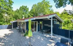 Four-Bedroom Holiday Home In Glesborg - Glesborg