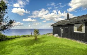 2 Bedroom Nice Home In Roslev