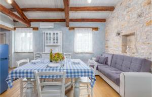 1 Bedroom Beautiful Apartment In Zminj 