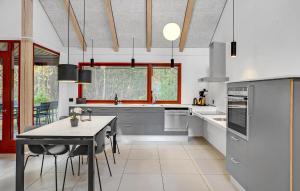 Stunning Home In Grenaa With Wifi