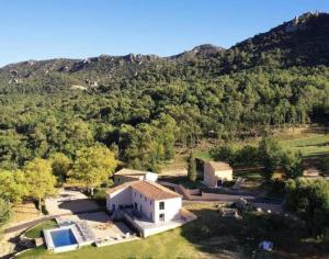 Un joli hameau au coeur du vignoble de l'Escarelle et de la Provence Verte