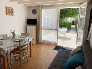 Maisons de vacances KERNEVEST - Tennis, Plage 600m - DT185 : photos des chambres