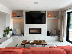 Countryside Retreat with hot tub - Boarstall