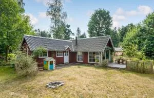 2 Bedroom Beautiful Home In Strøby - Karlstrup Strand