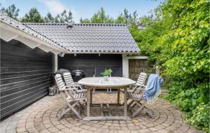 Five-Bedroom Holiday Home In Grenaa