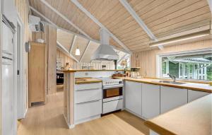 Five-Bedroom Holiday Home In Grenaa