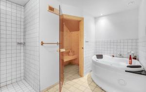 Three-Bedroom Holiday Home In Ulfborg