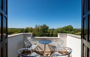 Nice Home In Barban With Kitchen