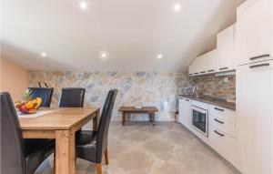 6 Bedroom Lovely Home In Ceranje Gornje 