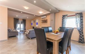 6 Bedroom Lovely Home In Ceranje Gornje 