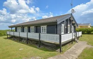 Four-Bedroom Holiday Home In Glesborg - Glesborg