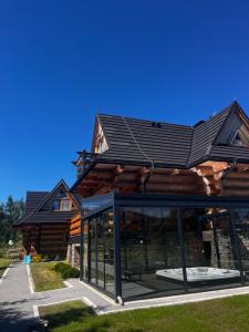 Domek w Białce z JACUZZI w ogrodzie