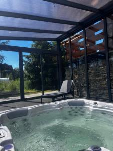 Domek w Białce z JACUZZI w ogrodzie