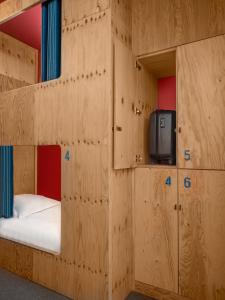 Hotels Eklo Paris Roissy CDG Airport : Lit Simple dans Dortoir pour Hommes