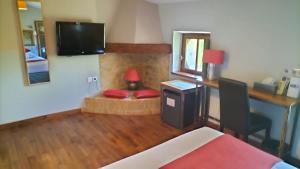 Hotels Logis Hotel Chateau De Palaja : photos des chambres