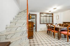 GuestHost - Roomy Central Apartment in the Heart of Taormina