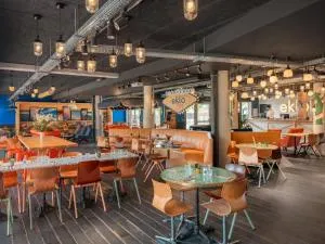 Eklo Paris Roissy CDG Airport - 古桑维尔