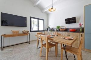 Villas Un joli hameau au coeur du vignoble de l'Escarelle et de la Provence Verte : photos des chambres