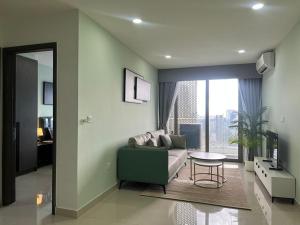 The PeAk Residence, Multi-Apartment by Emma