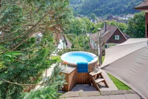 Familienglück im Schwarzwaldhaus mit Schlossblick