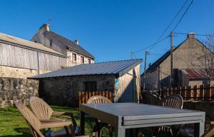 Maisons de vacances Gite Gites de France 6/7 personnes a Baboyeres : photos des chambres