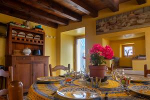 Maisons de vacances Gite Gites de France 6/7 personnes a Baboyeres : photos des chambres