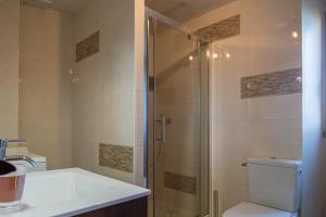 Maisons de vacances Gite Gites de France 6/7 personnes a Baboyeres : photos des chambres