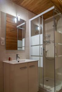 Maisons de vacances Gite Gites de France 6/7 personnes a Baboyeres : photos des chambres