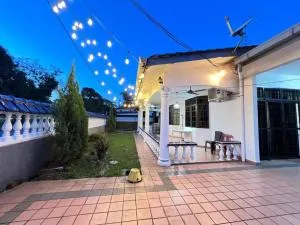 Homestay Corner House Taman Daya Near Austin Adda Height - Kangkar Teberau