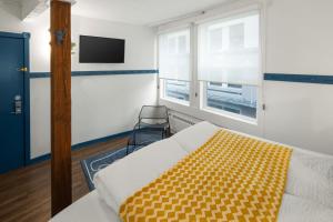 Superior King Room room in Silverbow Inn Hotel & Suites