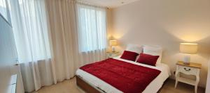 Cannes centre proche Canopy By Hilton Plage vue mer