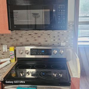 HARPER AVE King Bed with Private Bathroom, FREE PARKING