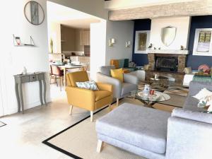 Superbe vue mer et Estérel, Villa Neuve pour 8-10 Personnes, Clim, Piscine