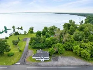 Whitewater The Genoa on Oneida Lake Sleeps 8 - Bridgeport