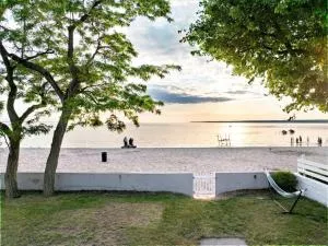 Park Slice of Heaven - Sleeps 9 - Sylvan Beach