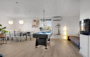 Stunning Home In Havndal With Wifi